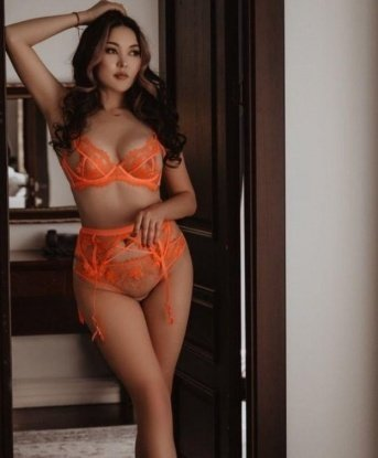 Злата, 23
